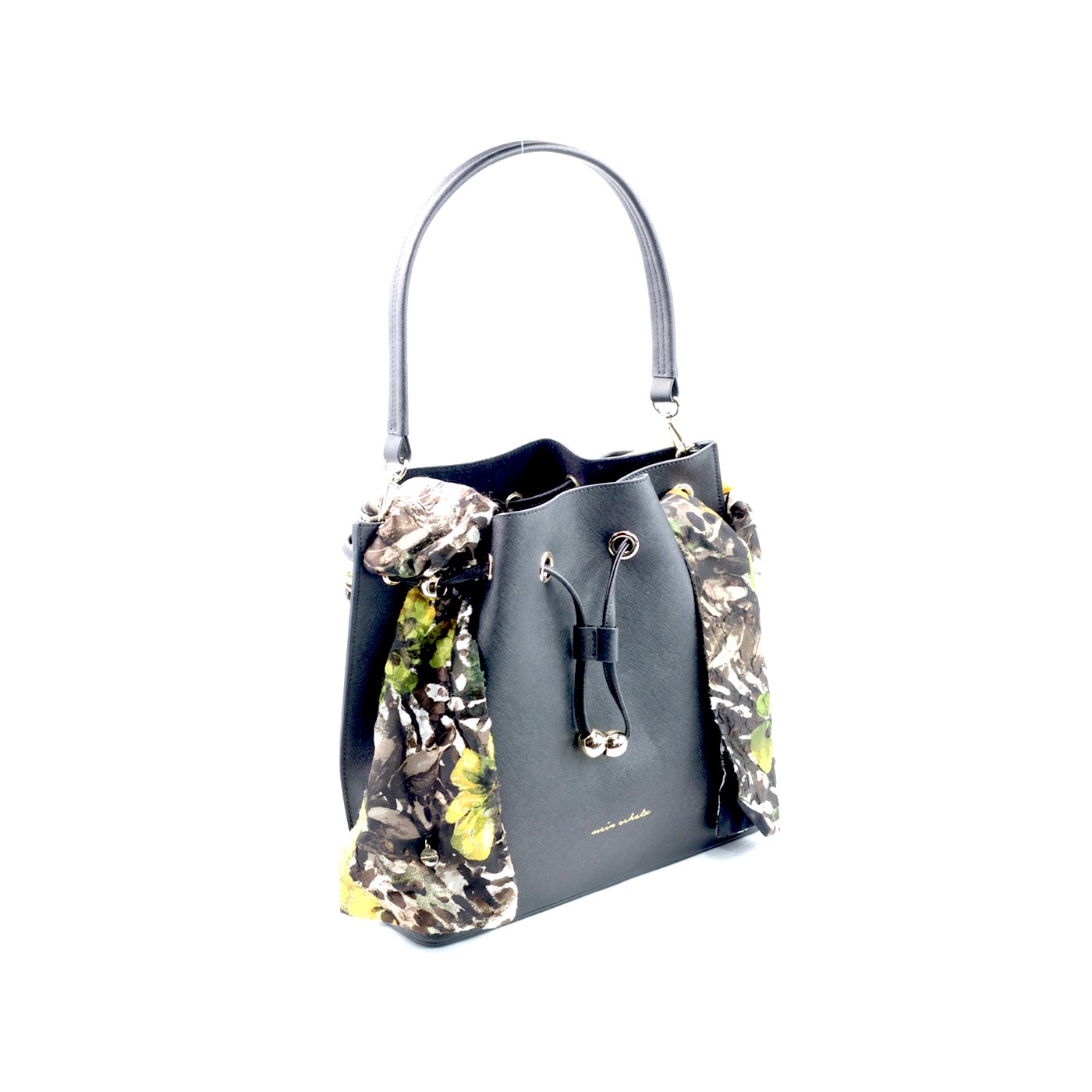 Beuteltasche mit Seidentuch Beuteltasche mit Seidentuch