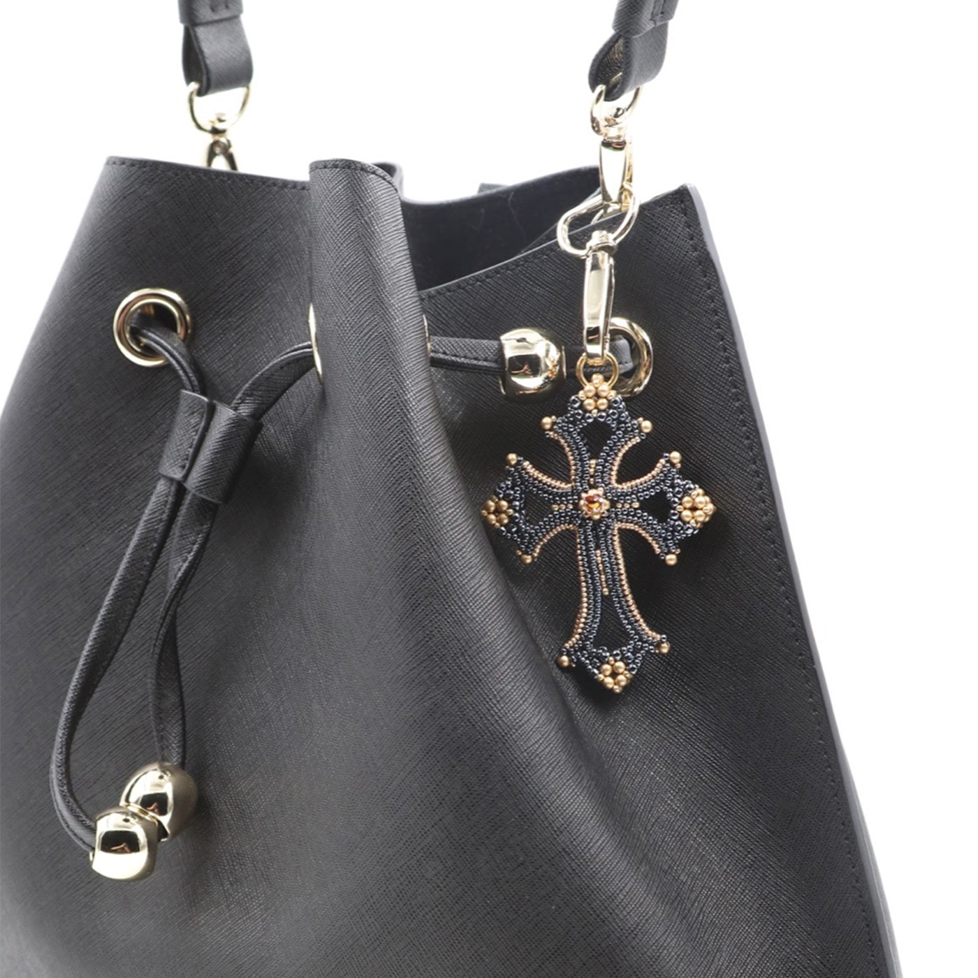 Beuteltasche Black mit Kreuz Beuteltasche Black mit Kreuz